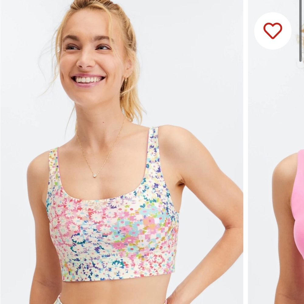 Fabletics Harlyn Reversible Sports Bra in Patchwork Daisy / Marble Pink🌸